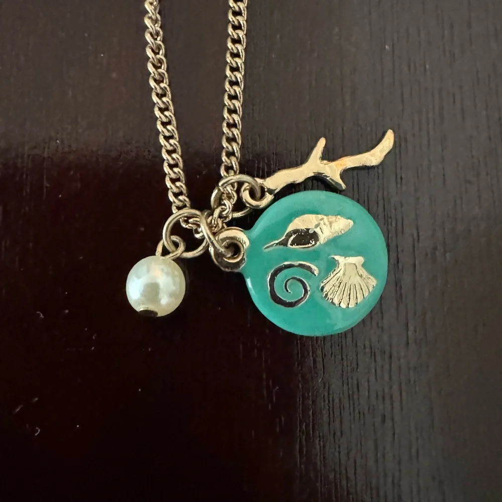 NWT Vintage Charming Charlie Gold & Teal Sea Theme Pendant Necklace Coral Pearl - Picture 4 of 5